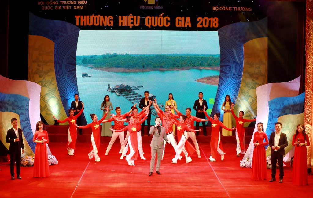 Hát mừng ngày vui của các thương hiệu hàng đầu Việt Nam